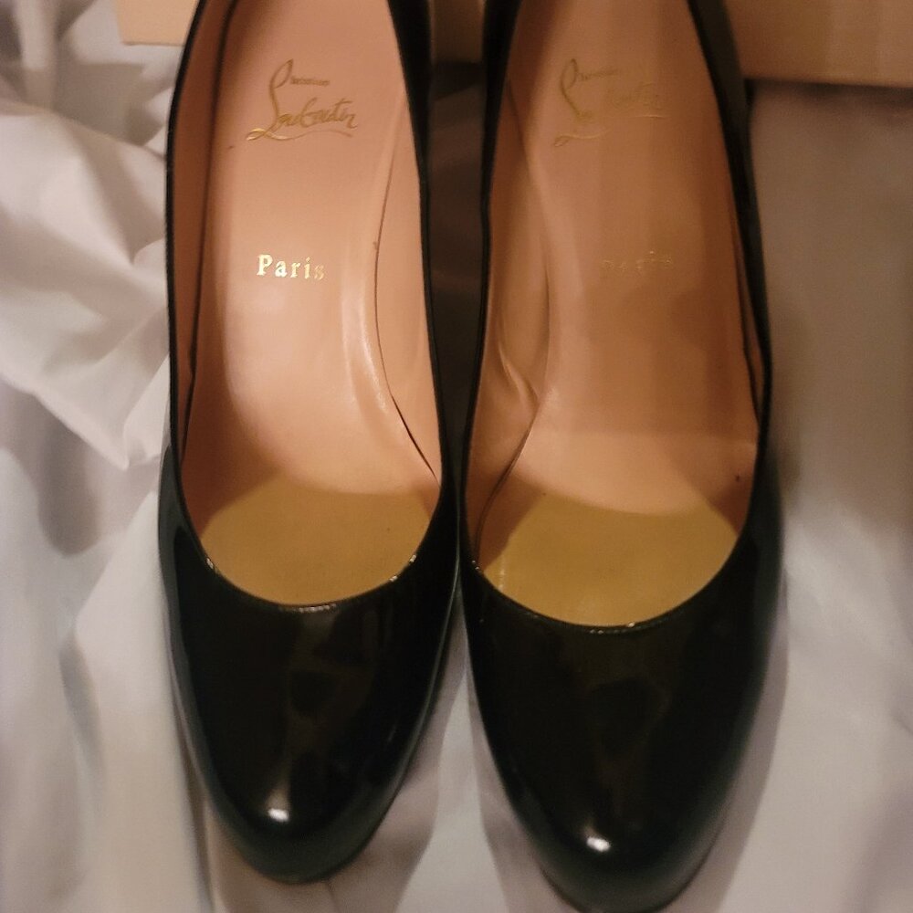 Christian Louibotin patten pump